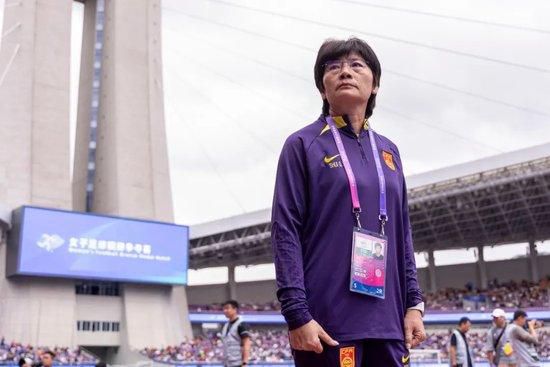 陈颖姗反问：是不是觉得钱不够？实在不行我也可以给你们再加一点。